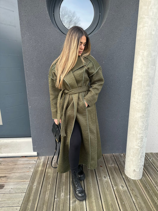 Manteau trench en laine bouclée kaki